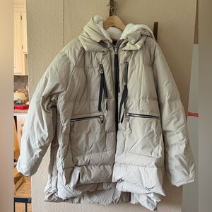 Orolay Coat in beige. The Amazon Coat.